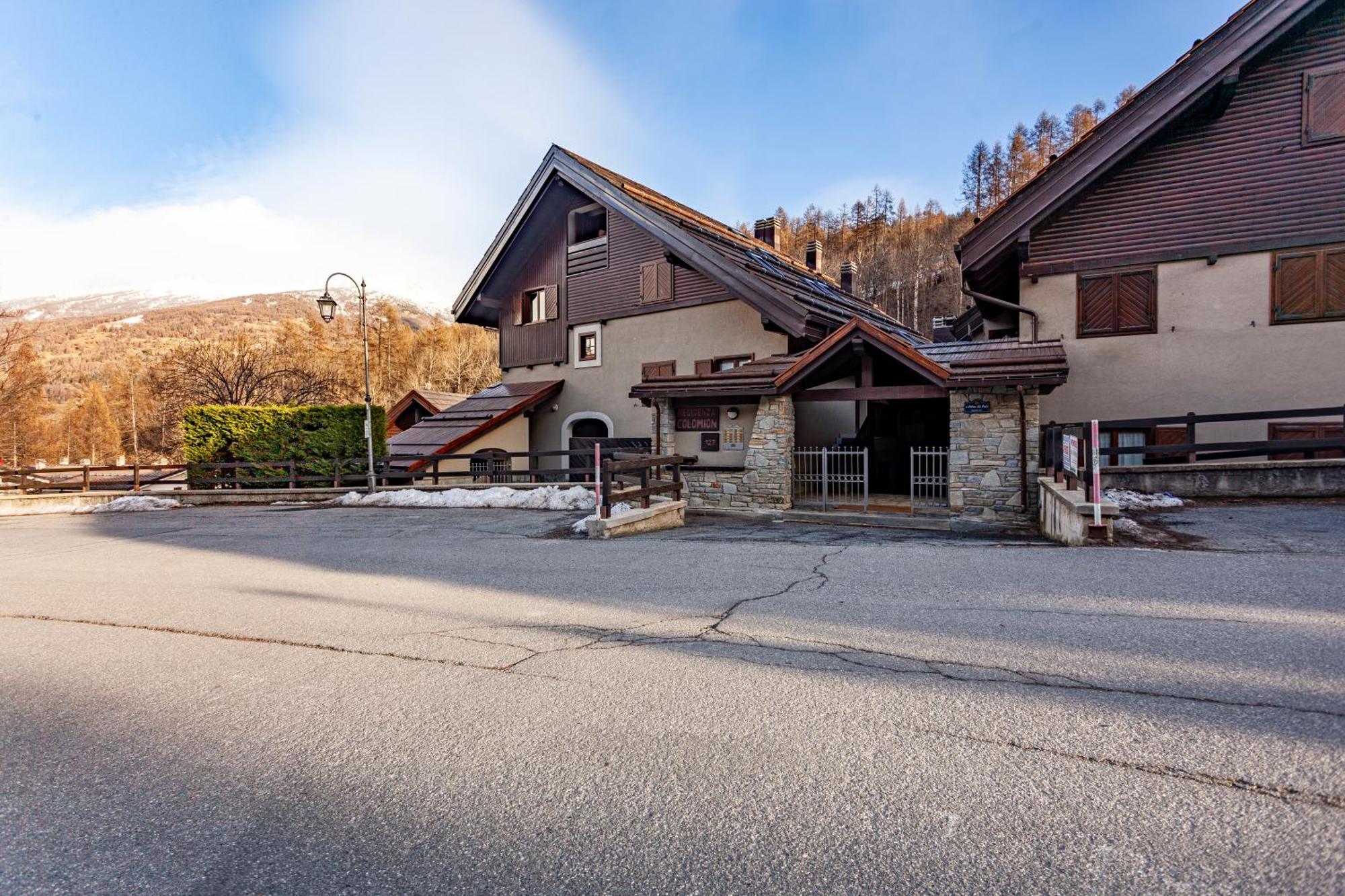 Casa Leonida Apartment Bardonecchia Bagian luar foto